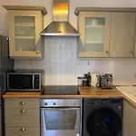 Spacious 1 Bedroom Flat In Fulham