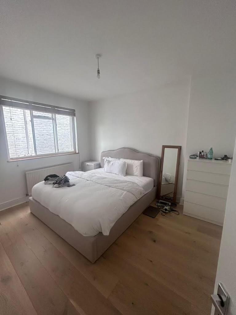 Spacious 1 Bedroom Flat In Fulham *