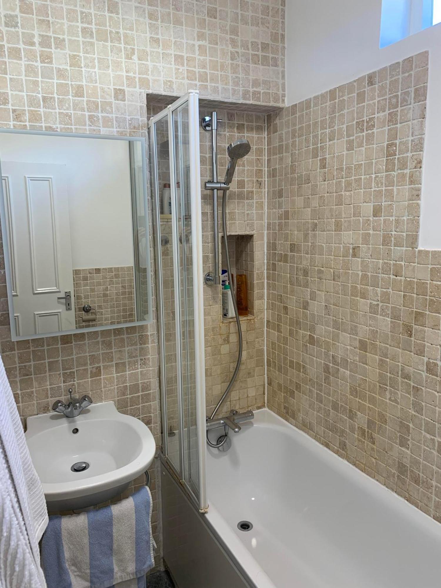 Spacious 1 Bedroom Flat In Fulham Appartamento
